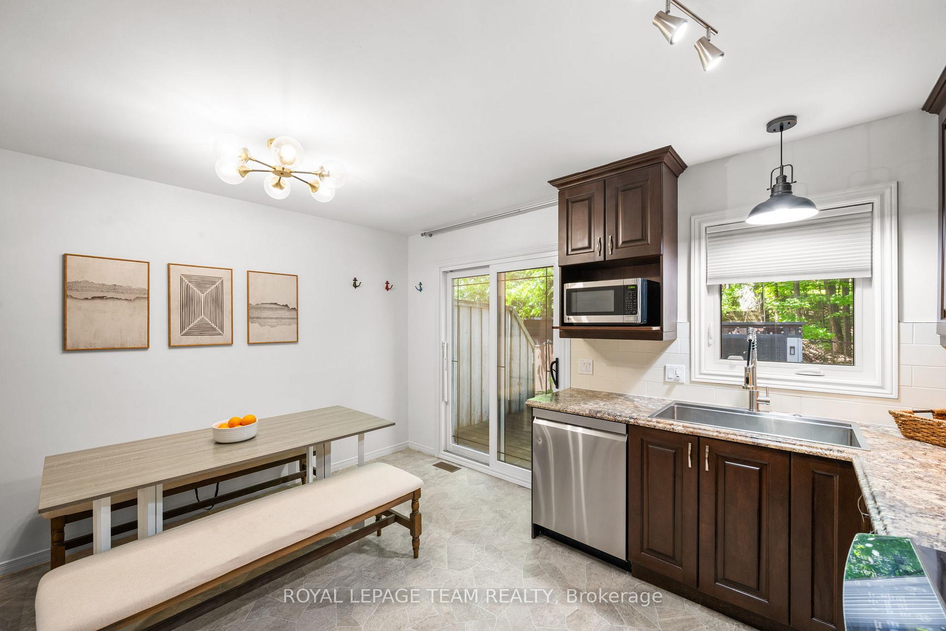 Photo 14 of 212 Provender Avenue, Ottawa, CFB Rockcliffe and Area — HOMEH