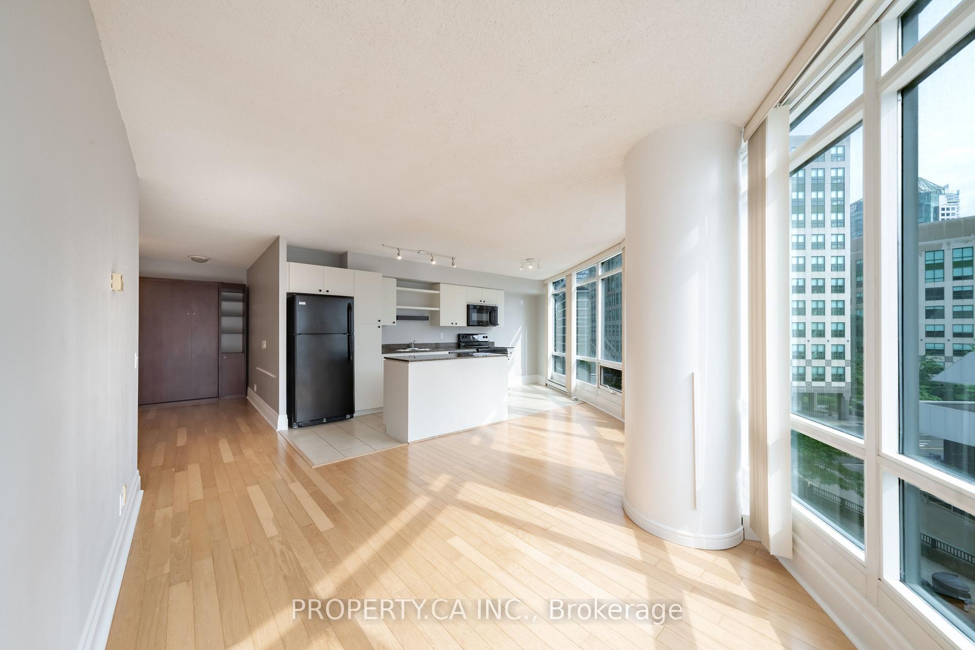 Photo 5 of Unit 603, 361 Front Street W, Toronto, Waterfront Communities — HOMEH