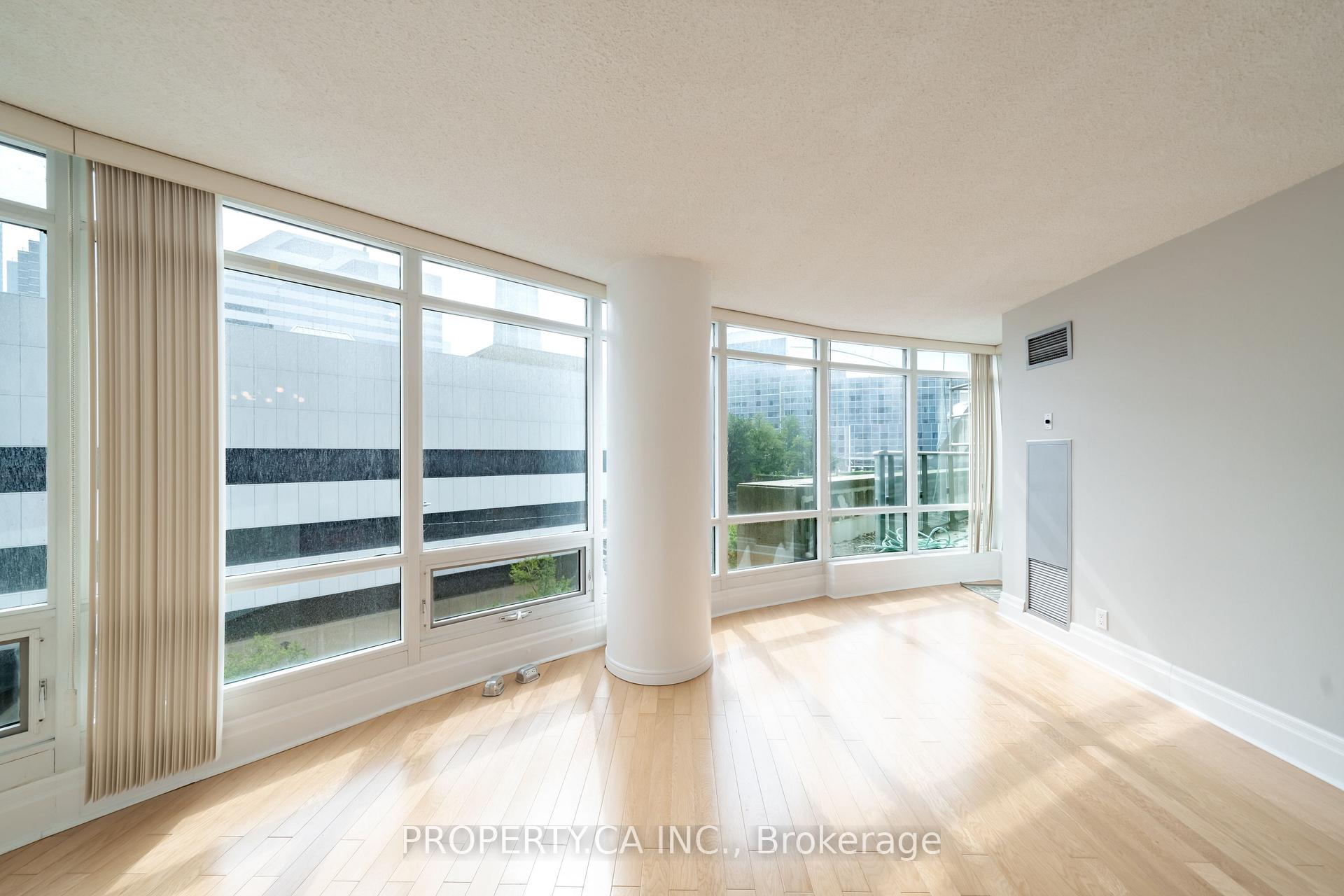 Photo 6 of Unit 603, 361 Front Street W, Toronto, Waterfront Communities — HOMEH