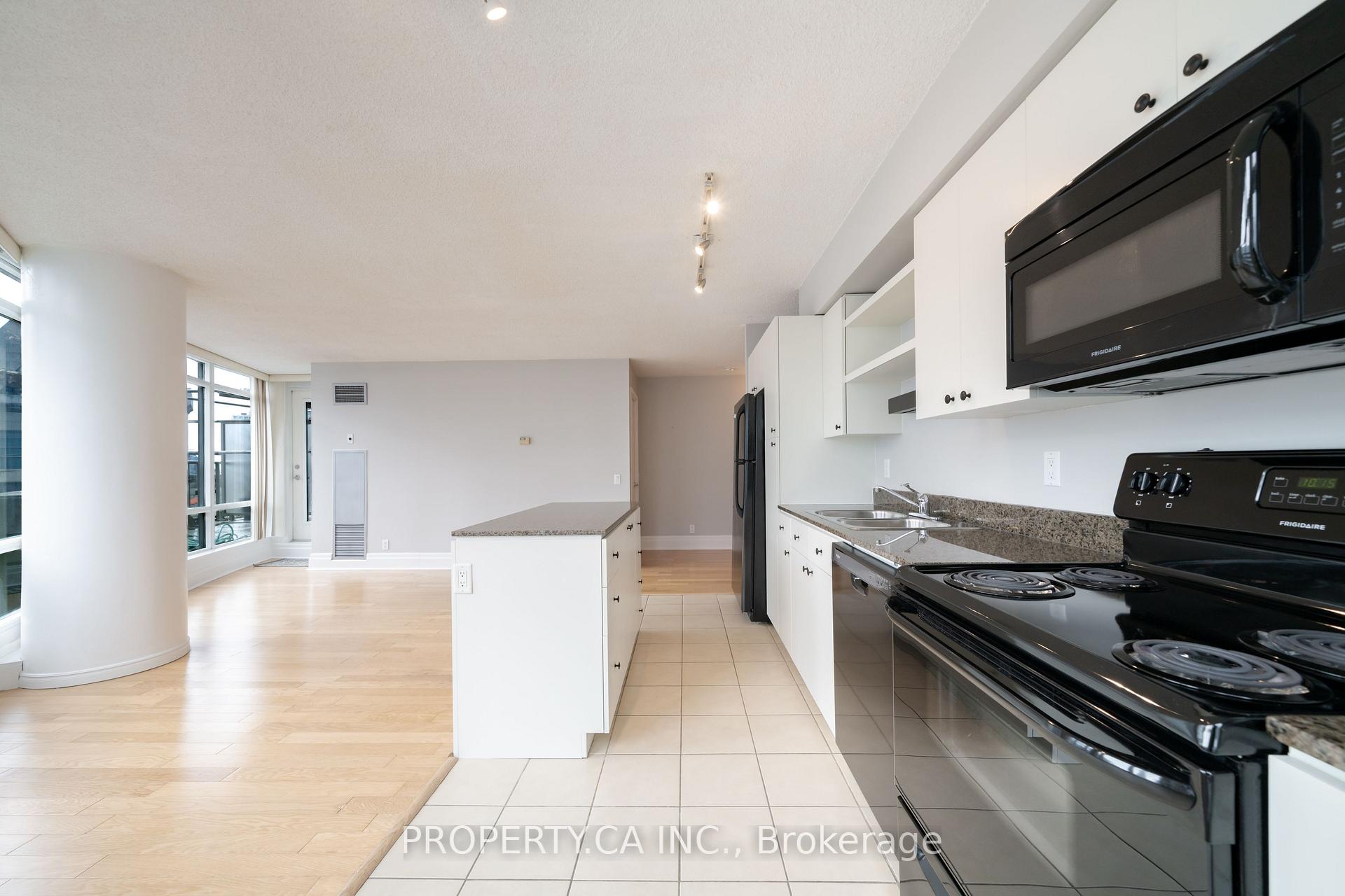 Photo 14 of Unit 603, 361 Front Street W, Toronto, Waterfront Communities — HOMEH