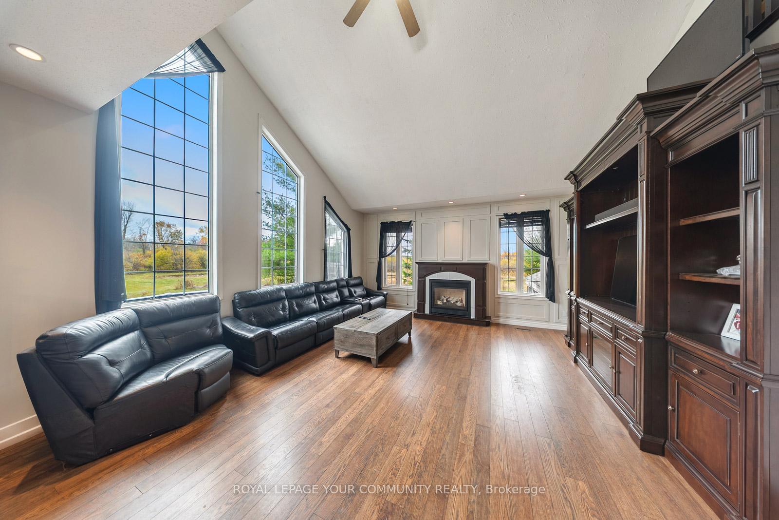 Photo 10 of Unit 10, 286194 County Road, Mono, Rural Mono — HOMEH