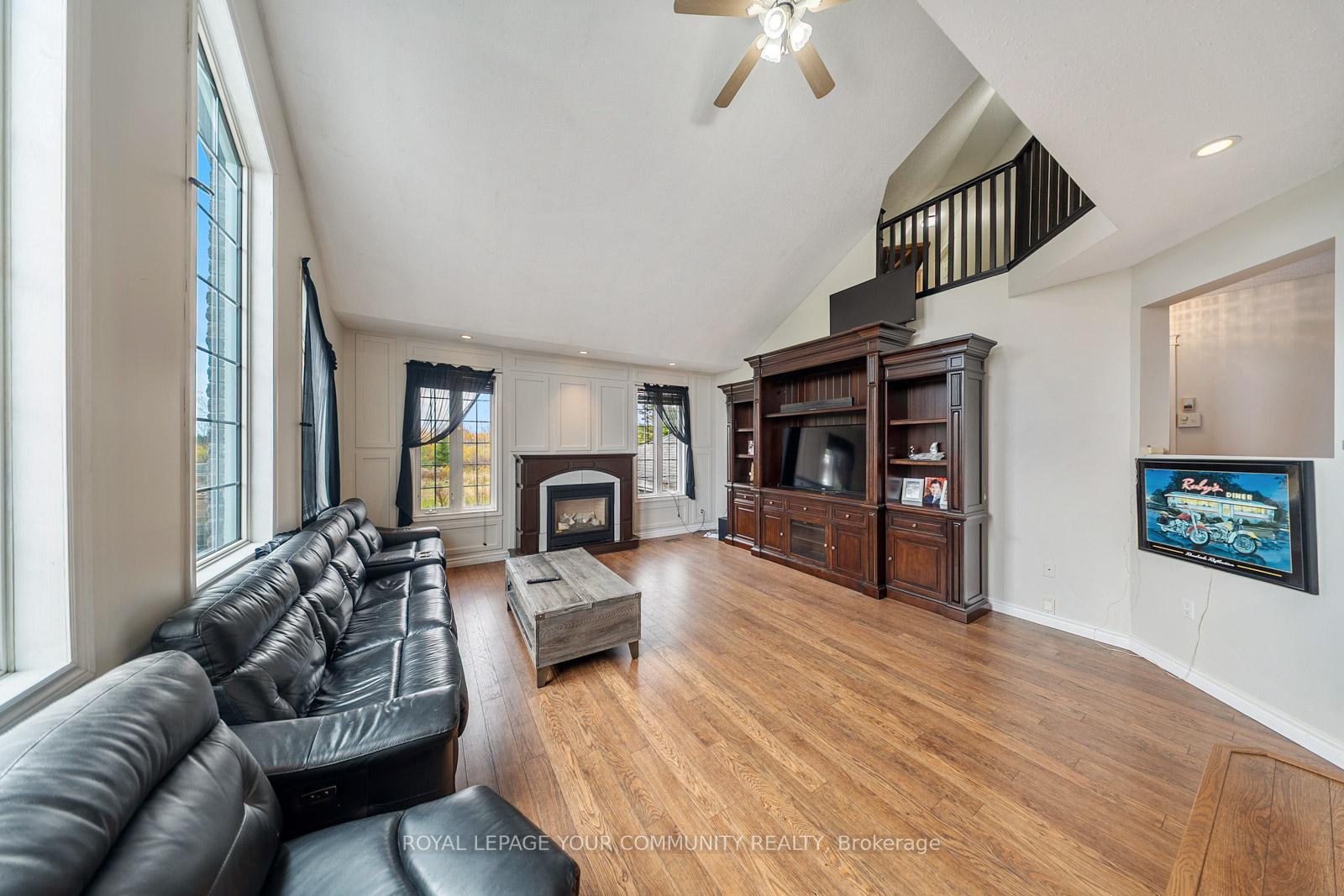 Photo 11 of Unit 10, 286194 County Road, Mono, Rural Mono — HOMEH