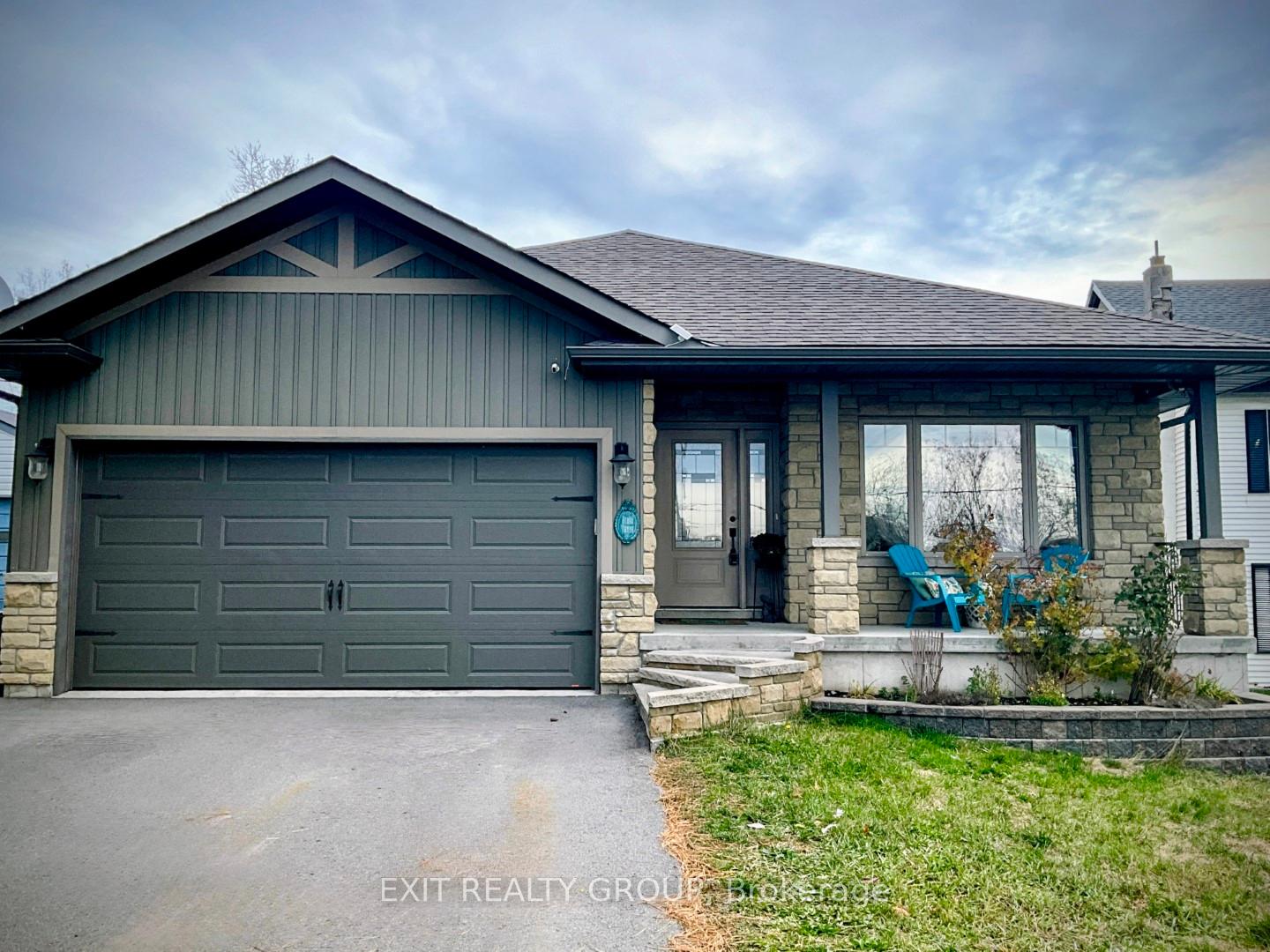 Photo of 354 Riverside Parkway