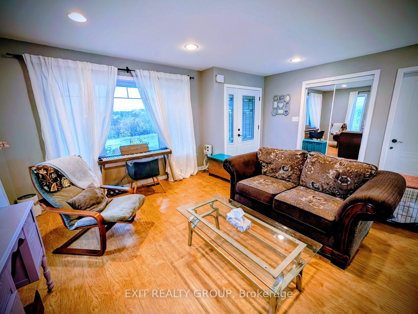 Photo 8 of 354 Riverside Parkway, Quinte West, Frankford Ward — HOMEH