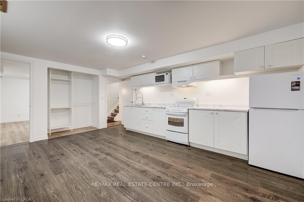 Photo 6 of Unit B, 297 Country Hill Drive, Kitchener, Country Hills — HOMEH