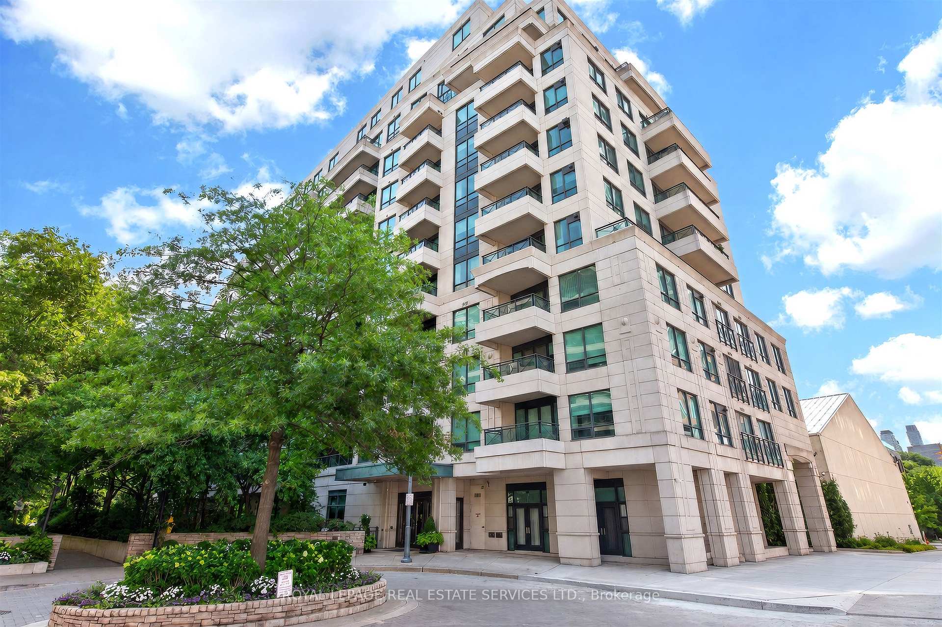 Photo 1 of Unit 401, 25 Scrivener Square, Toronto, Rosedale-Moore Park — HOMEH