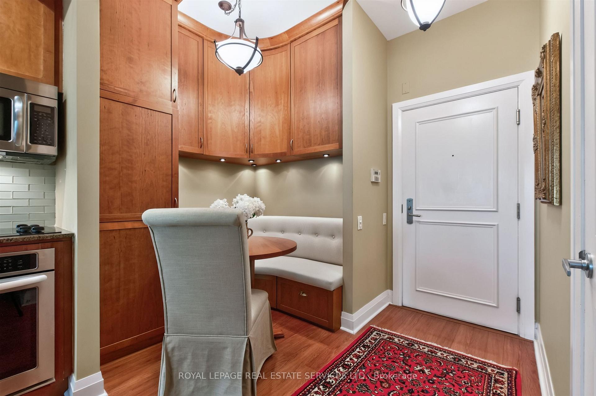 Photo 3 of Unit 401, 25 Scrivener Square, Toronto, Rosedale-Moore Park — HOMEH