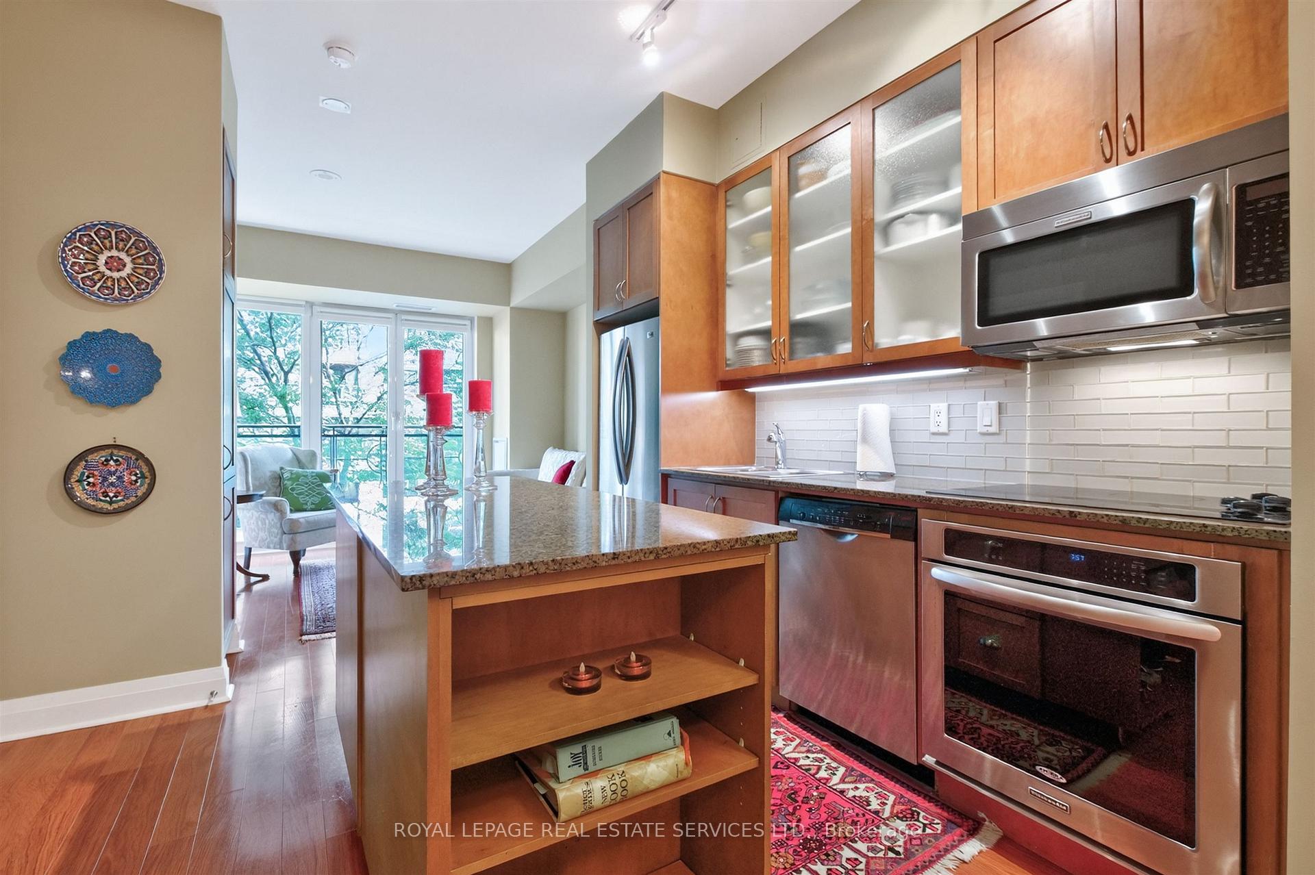 Photo 6 of Unit 401, 25 Scrivener Square, Toronto, Rosedale-Moore Park — HOMEH