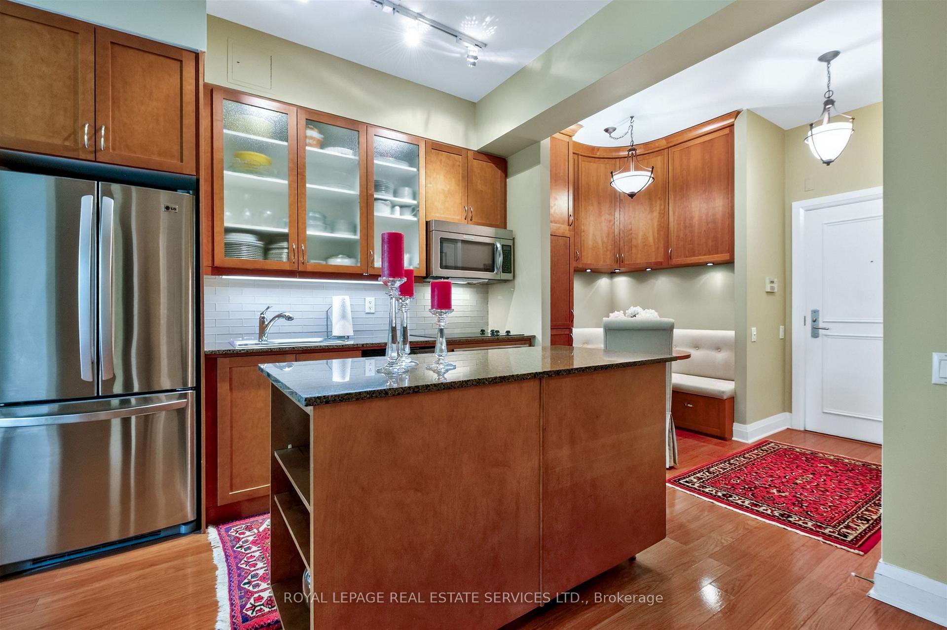 Photo 8 of Unit 401, 25 Scrivener Square, Toronto, Rosedale-Moore Park — HOMEH