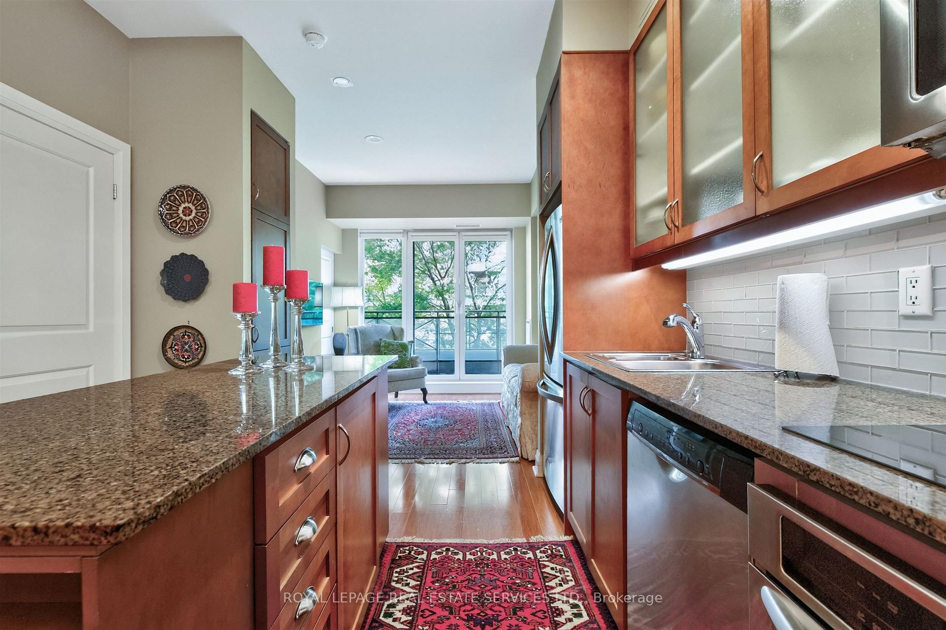 Photo 9 of Unit 401, 25 Scrivener Square, Toronto, Rosedale-Moore Park — HOMEH