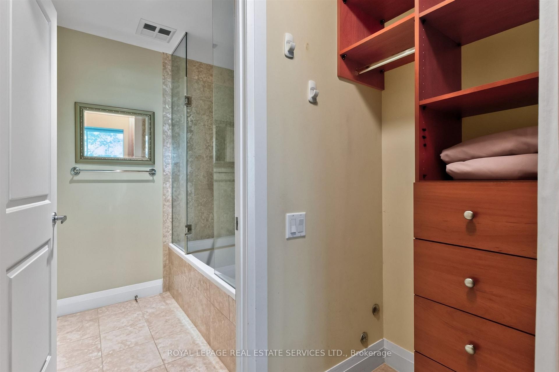 Photo 19 of Unit 401, 25 Scrivener Square, Toronto, Rosedale-Moore Park — HOMEH