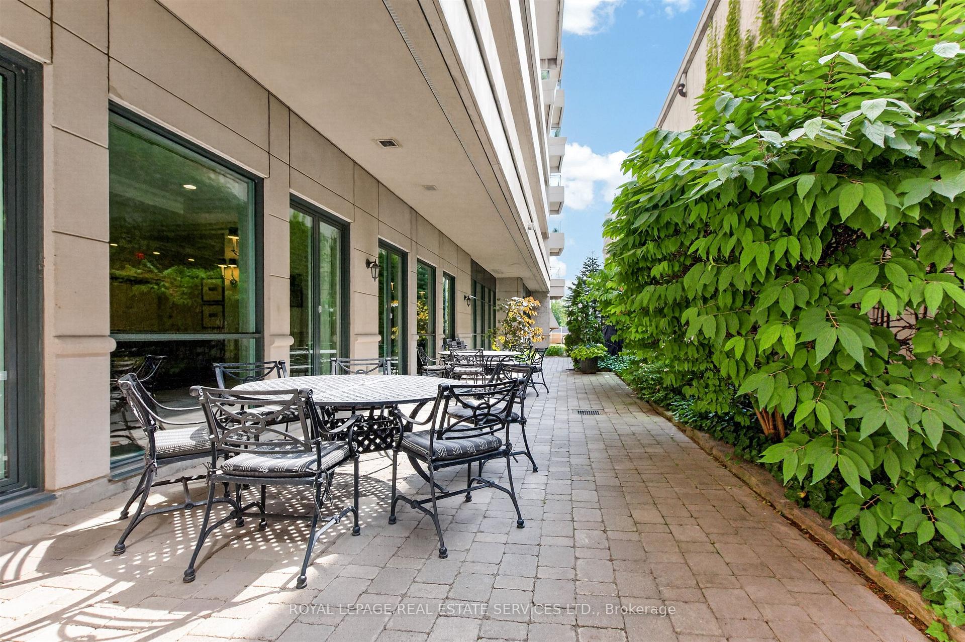 Photo 29 of Unit 401, 25 Scrivener Square, Toronto, Rosedale-Moore Park — HOMEH