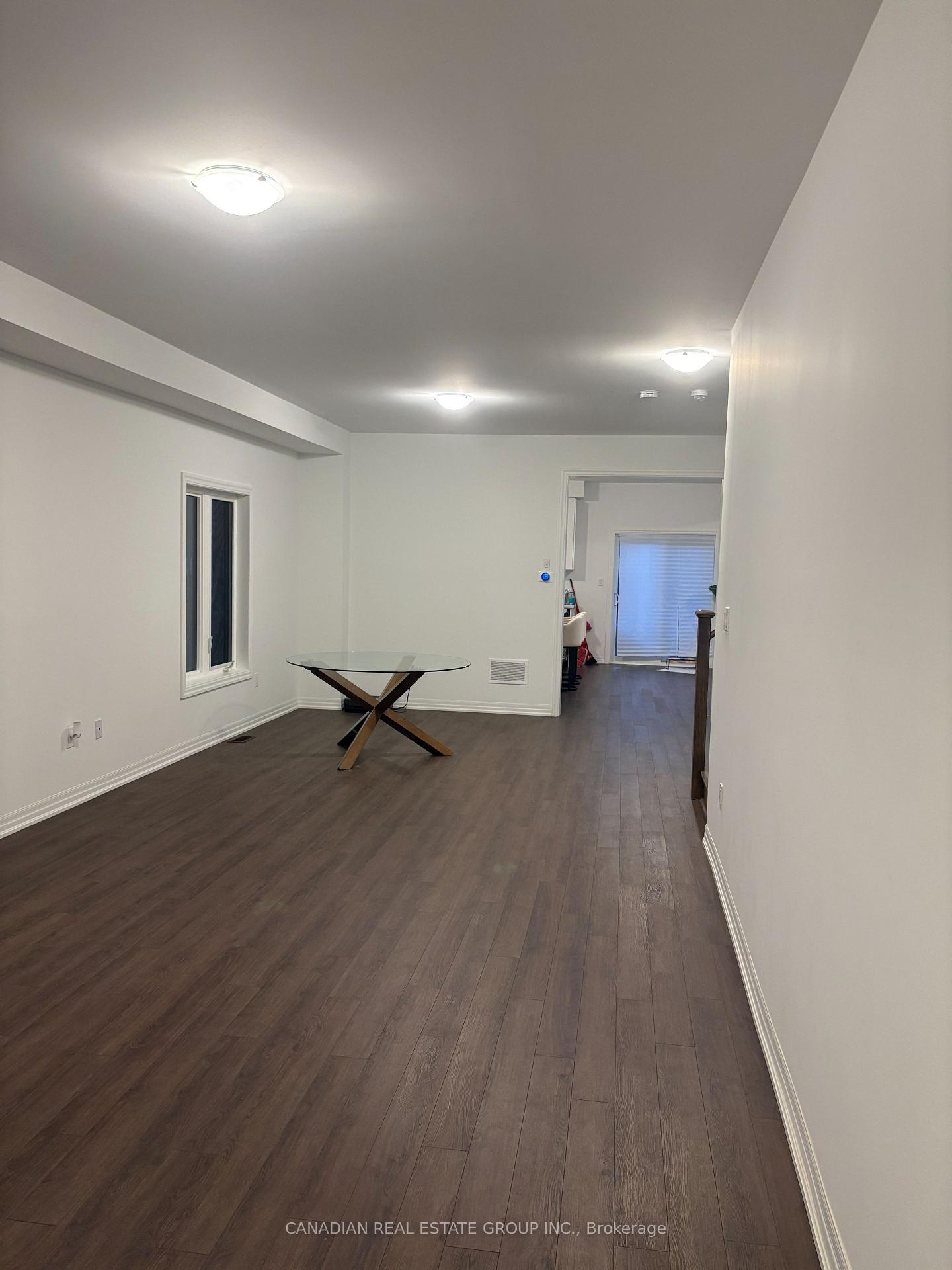 Photo 4 of 10 Stennett Drive, Georgina, Keswick North — HOMEH