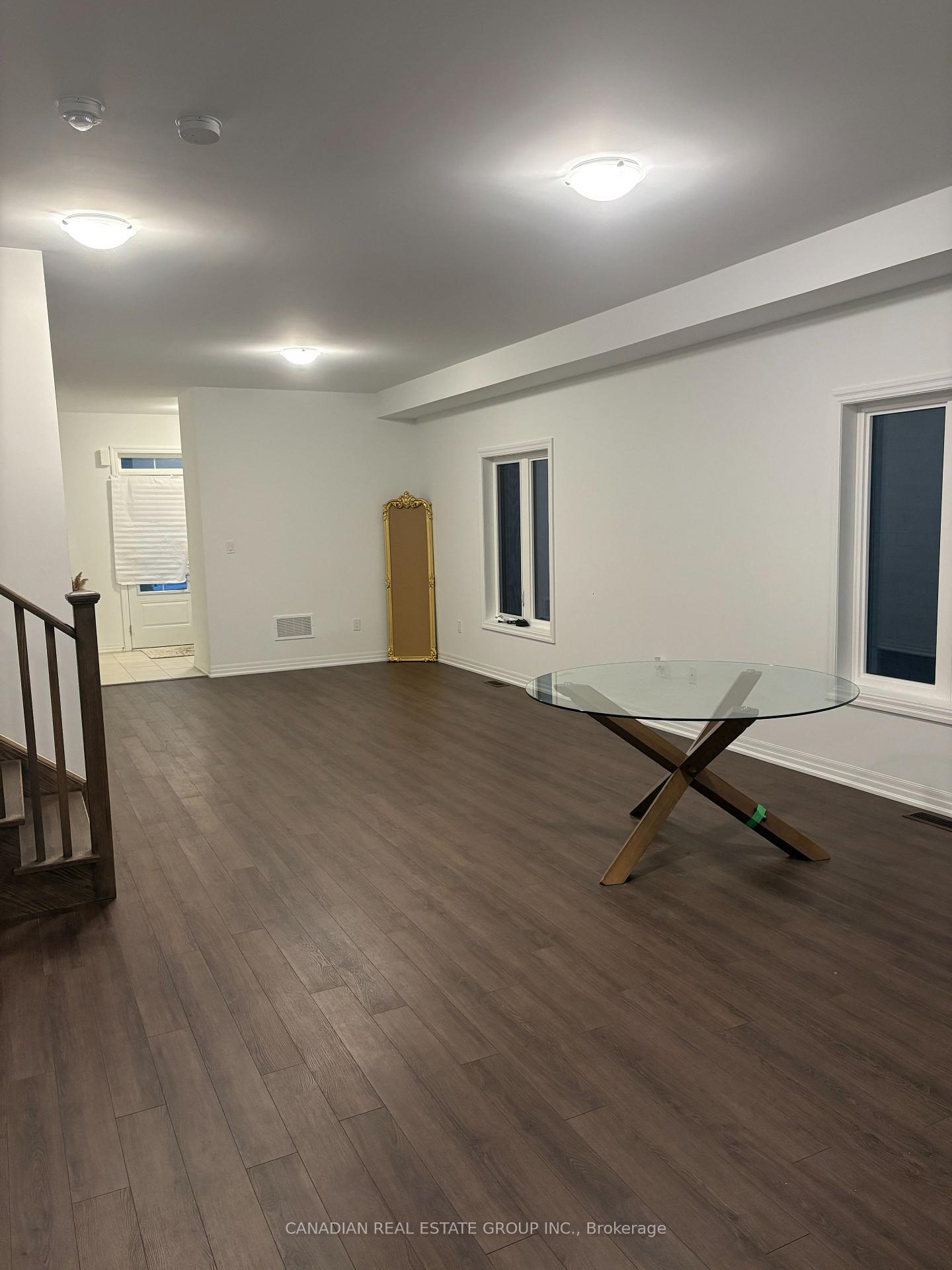Photo 5 of 10 Stennett Drive, Georgina, Keswick North — HOMEH