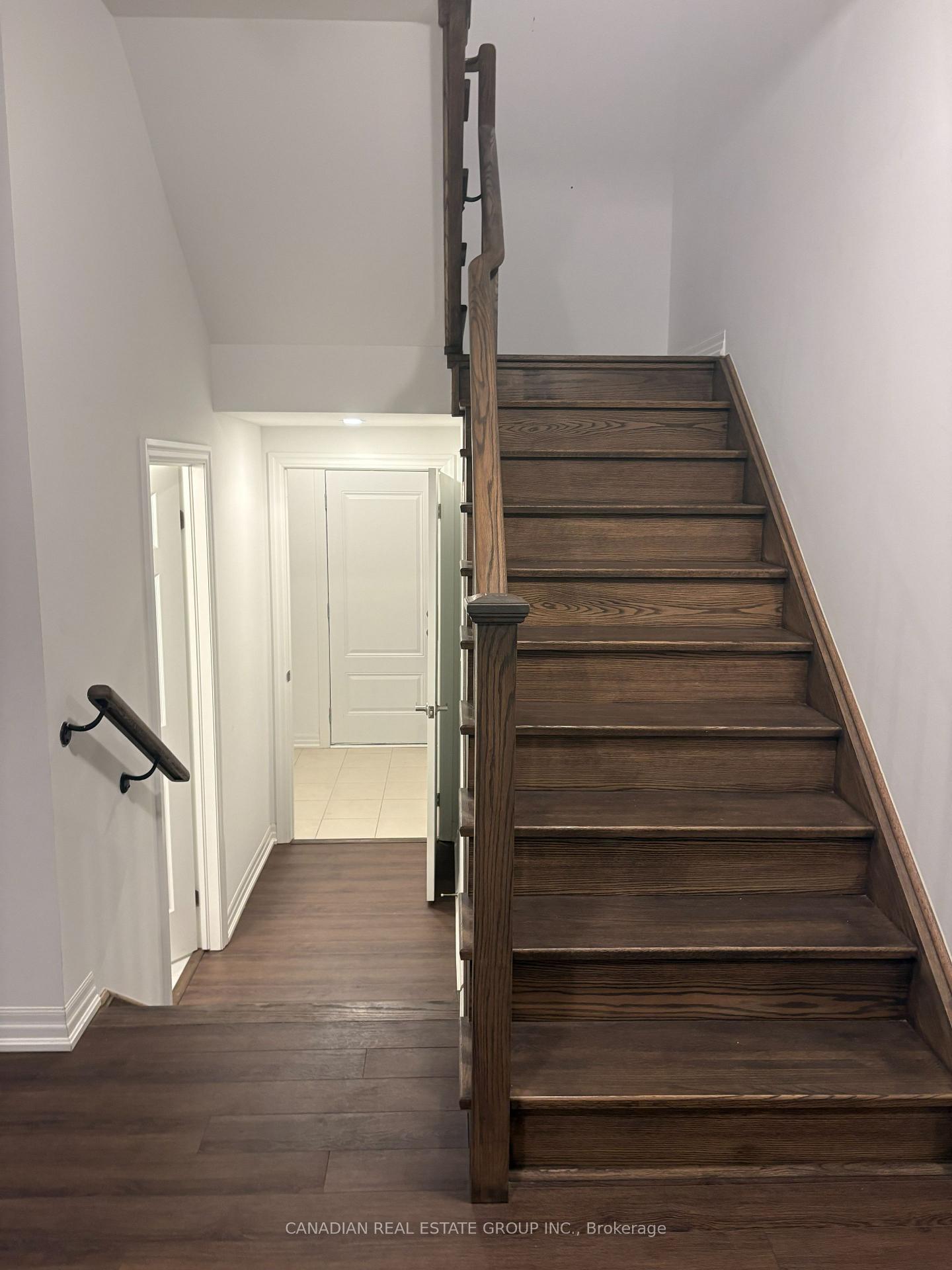 Photo 7 of 10 Stennett Drive, Georgina, Keswick North — HOMEH