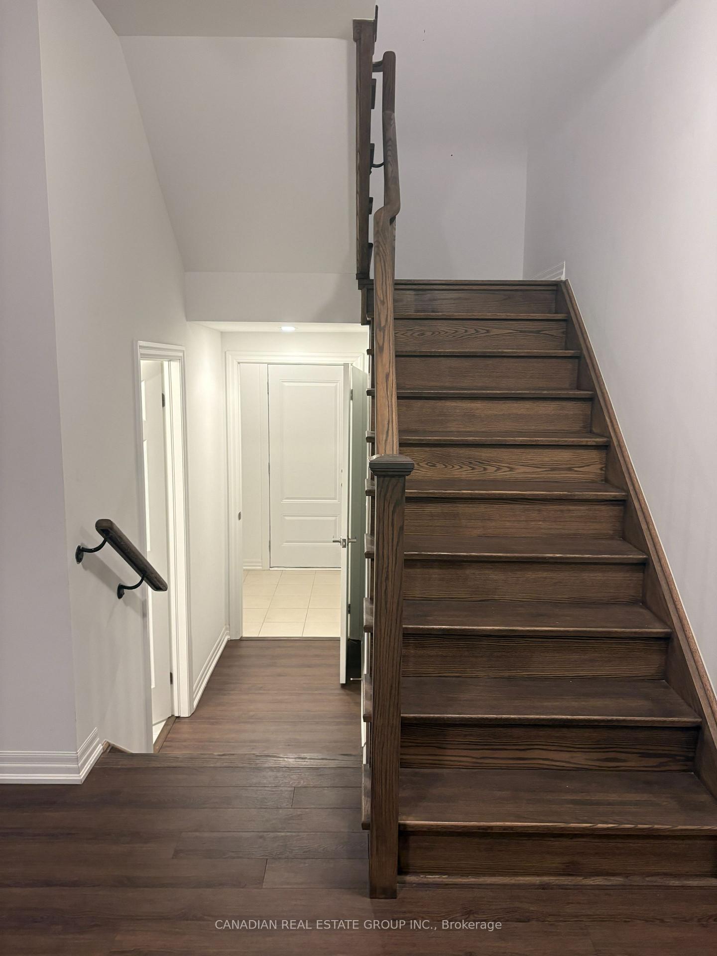 Photo 8 of 10 Stennett Drive, Georgina, Keswick North — HOMEH