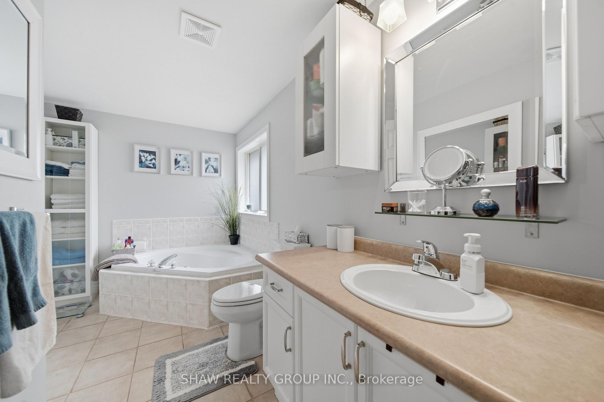 Photo 36 of 79 Beaverbrook Crescent, Cambridge, Little's Corners — HOMEH