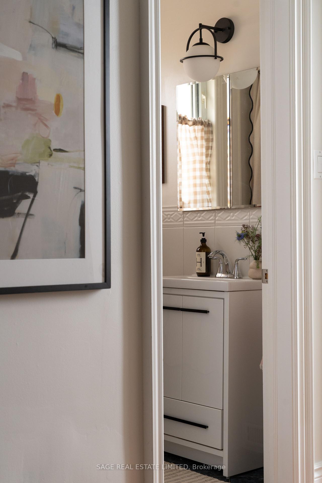 Photo 20 of 505 Caledonia Road, Toronto, Caledonia-Fairbank — HOMEH