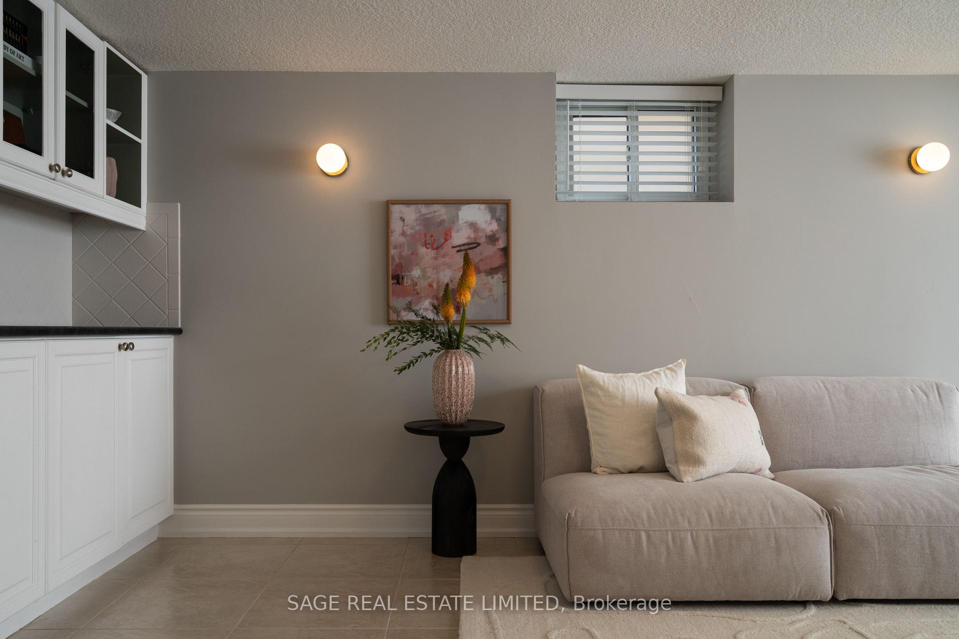Photo 24 of 505 Caledonia Road, Toronto, Caledonia-Fairbank — HOMEH
