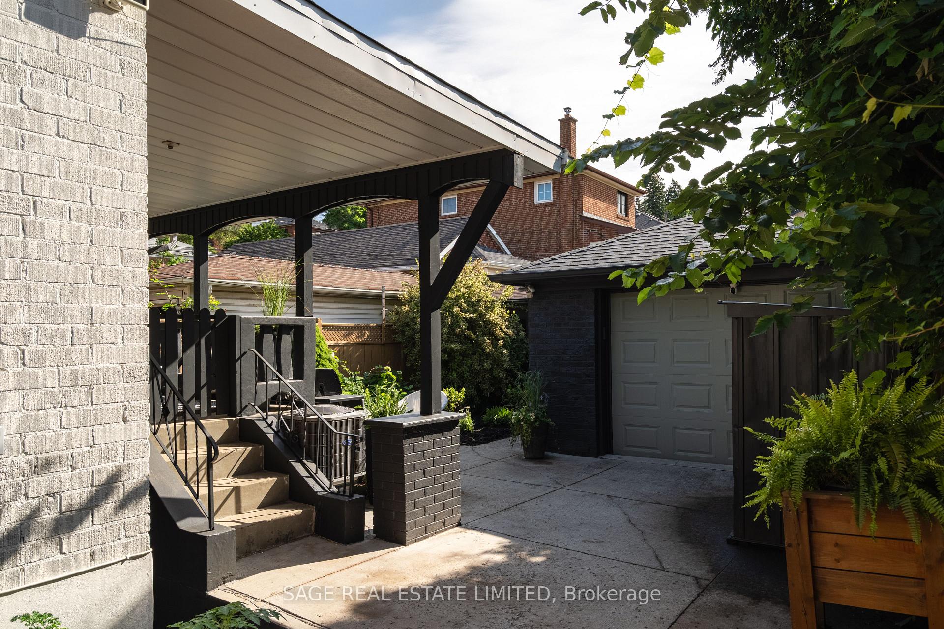 Photo 35 of 505 Caledonia Road, Toronto, Caledonia-Fairbank — HOMEH