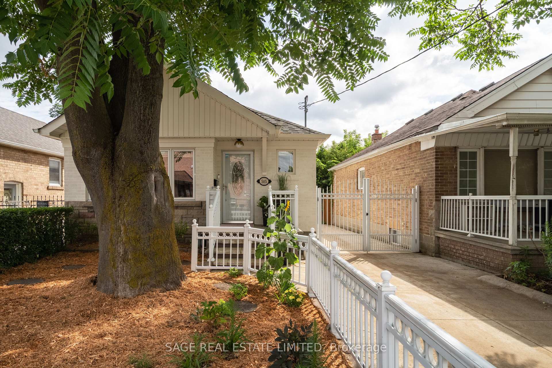 Photo 40 of 505 Caledonia Road, Toronto, Caledonia-Fairbank — HOMEH