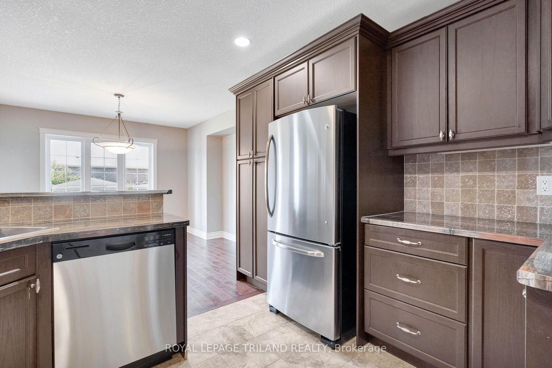 Photo 19 of 35 Cassie Crescent, Strathroy-Caradoc, NE — HOMEH