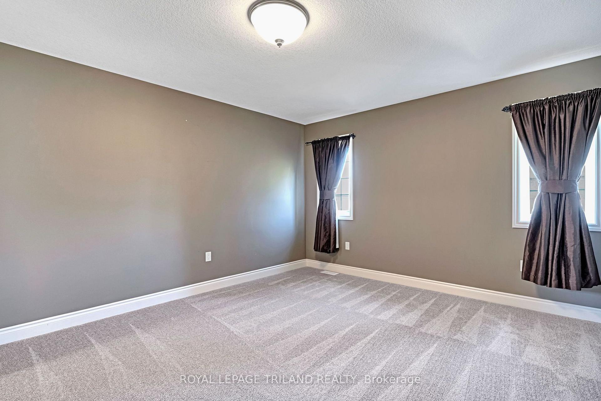 Photo 23 of 35 Cassie Crescent, Strathroy-Caradoc, NE — HOMEH