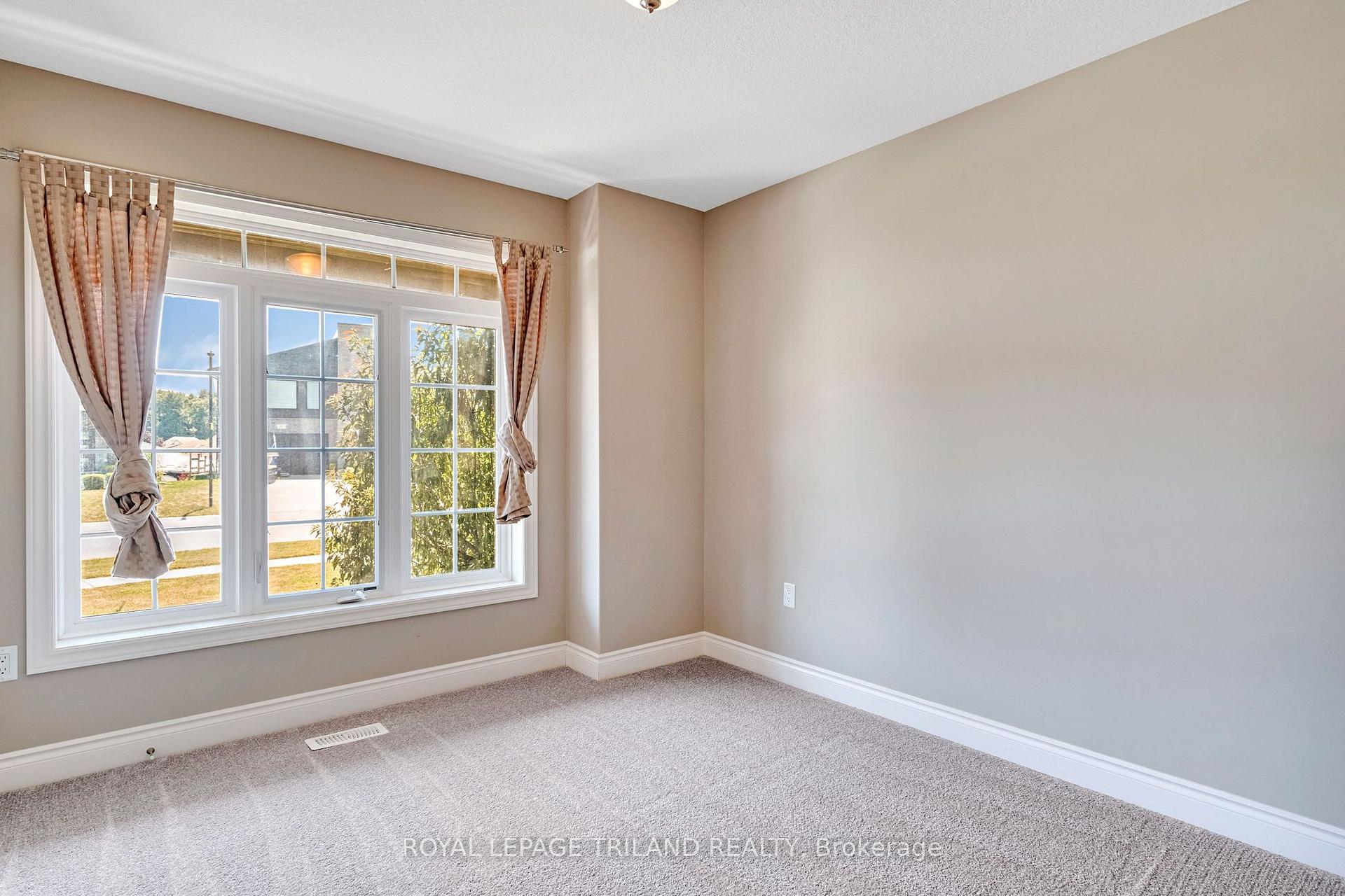 Photo 27 of 35 Cassie Crescent, Strathroy-Caradoc, NE — HOMEH