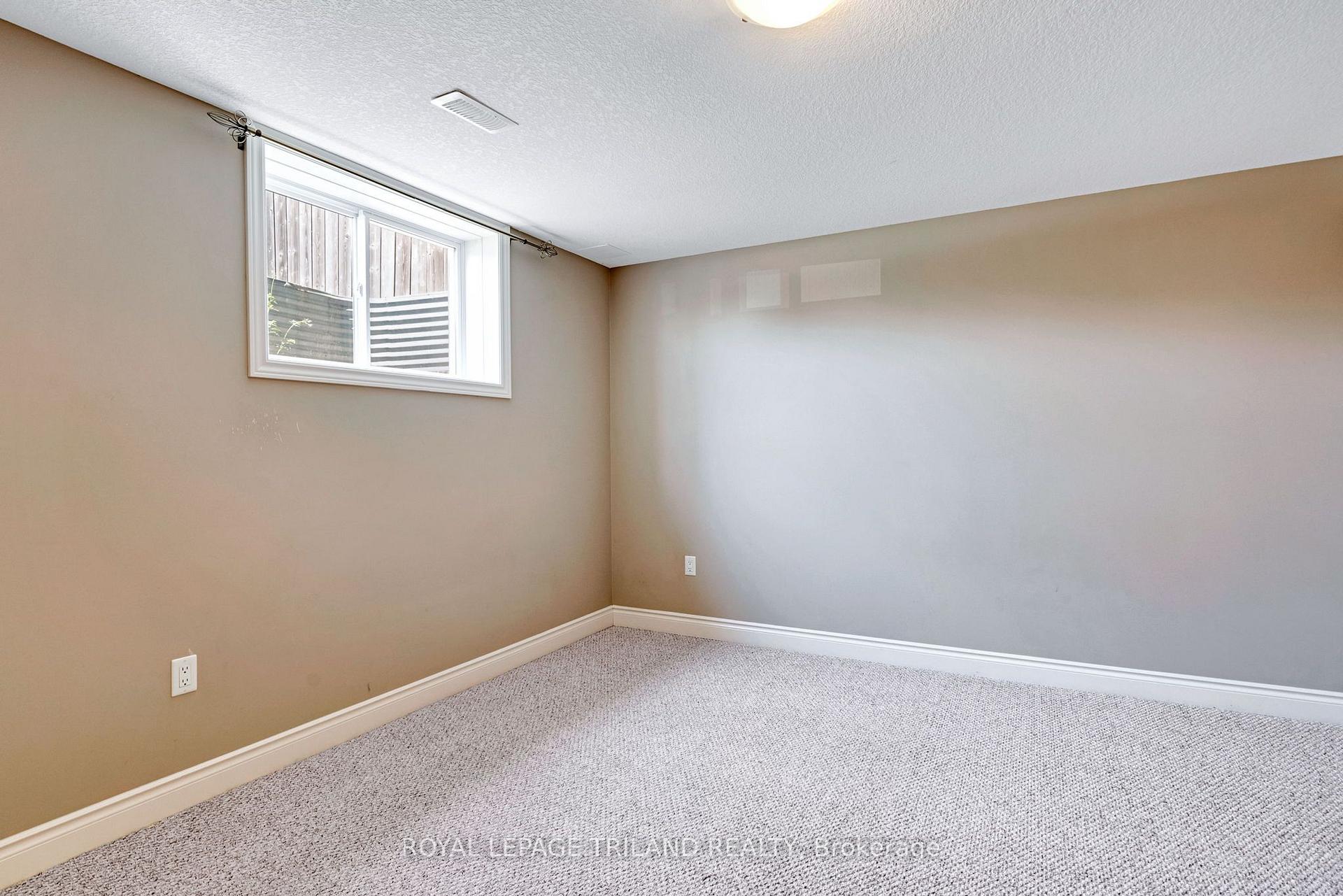 Photo 34 of 35 Cassie Crescent, Strathroy-Caradoc, NE — HOMEH