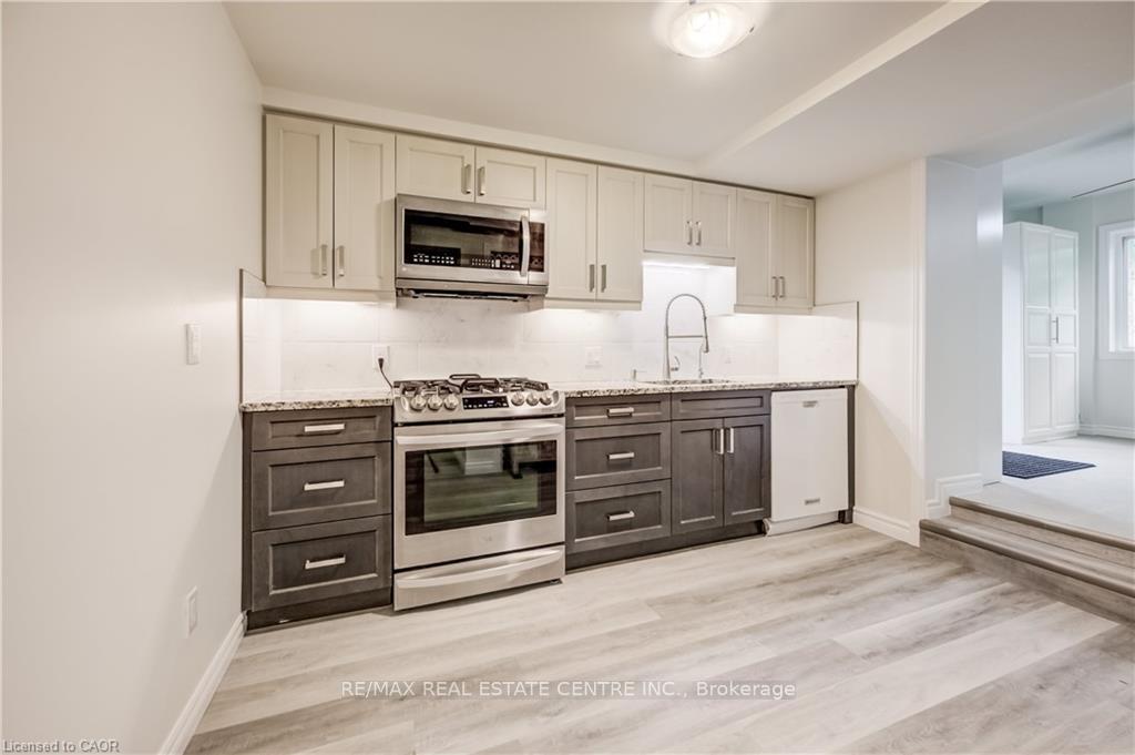 Photo 6 of Unit C, 297 Country Hill Drive, Kitchener, Country Hills — HOMEH