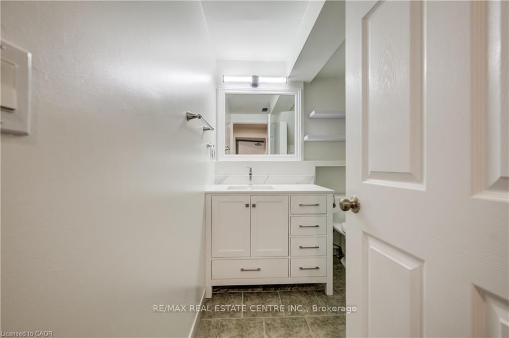 Photo 11 of Unit C, 297 Country Hill Drive, Kitchener, Country Hills — HOMEH