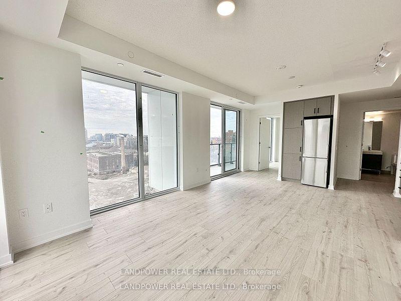 Photo 6 of Unit 904, 9 Tecumseth Street, Toronto, Niagara — HOMEH