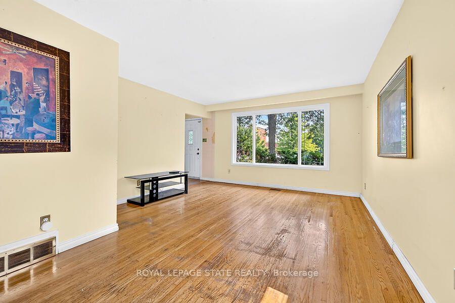 Photo 9 of 16 Sunshine Court, Hamilton, Rolston — HOMEH