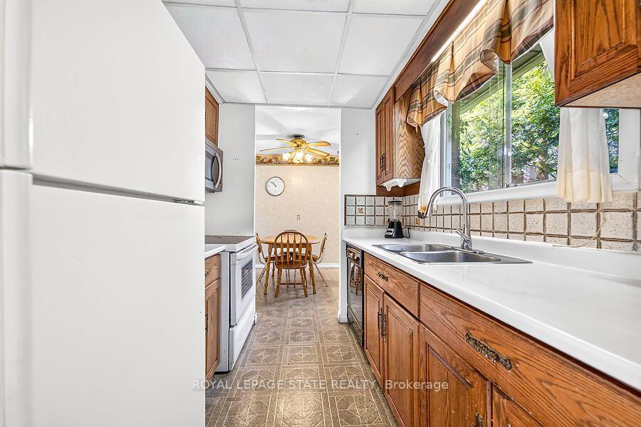Photo 10 of 16 Sunshine Court, Hamilton, Rolston — HOMEH