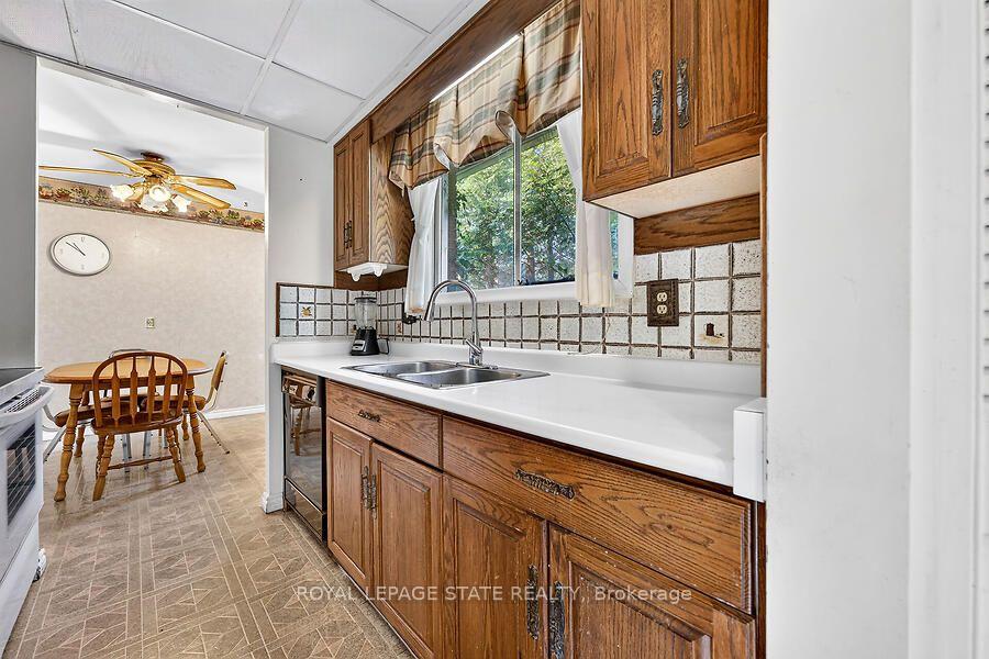 Photo 11 of 16 Sunshine Court, Hamilton, Rolston — HOMEH