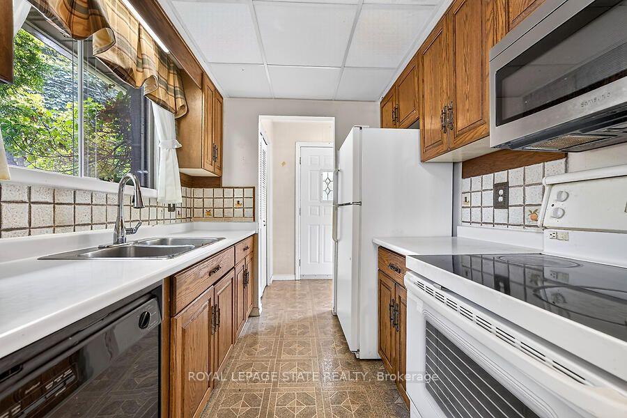 Photo 12 of 16 Sunshine Court, Hamilton, Rolston — HOMEH
