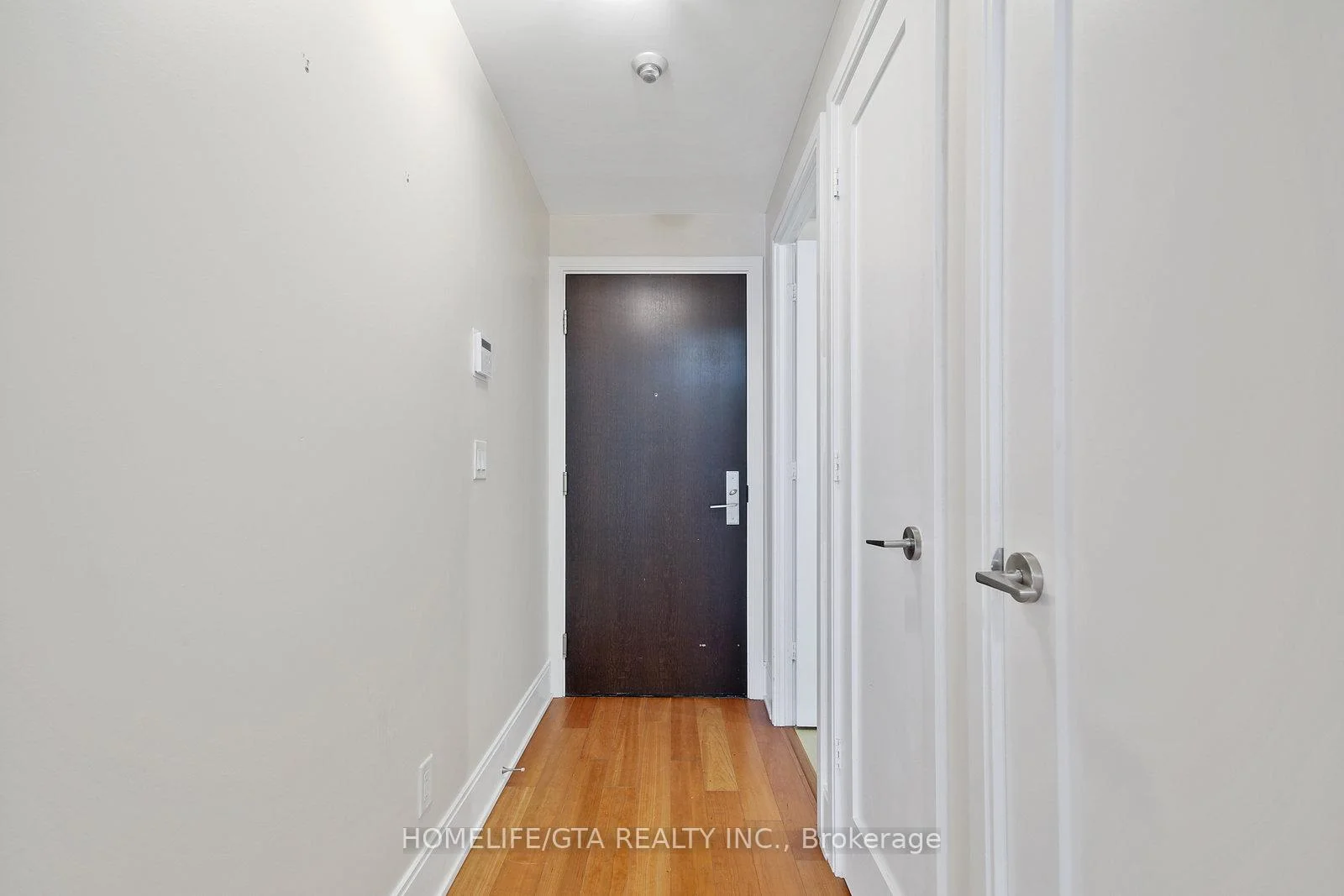 Photo 5 of Unit 1914, 70 Roehampton Avenue, Toronto, Mount Pleasant West — HOMEH