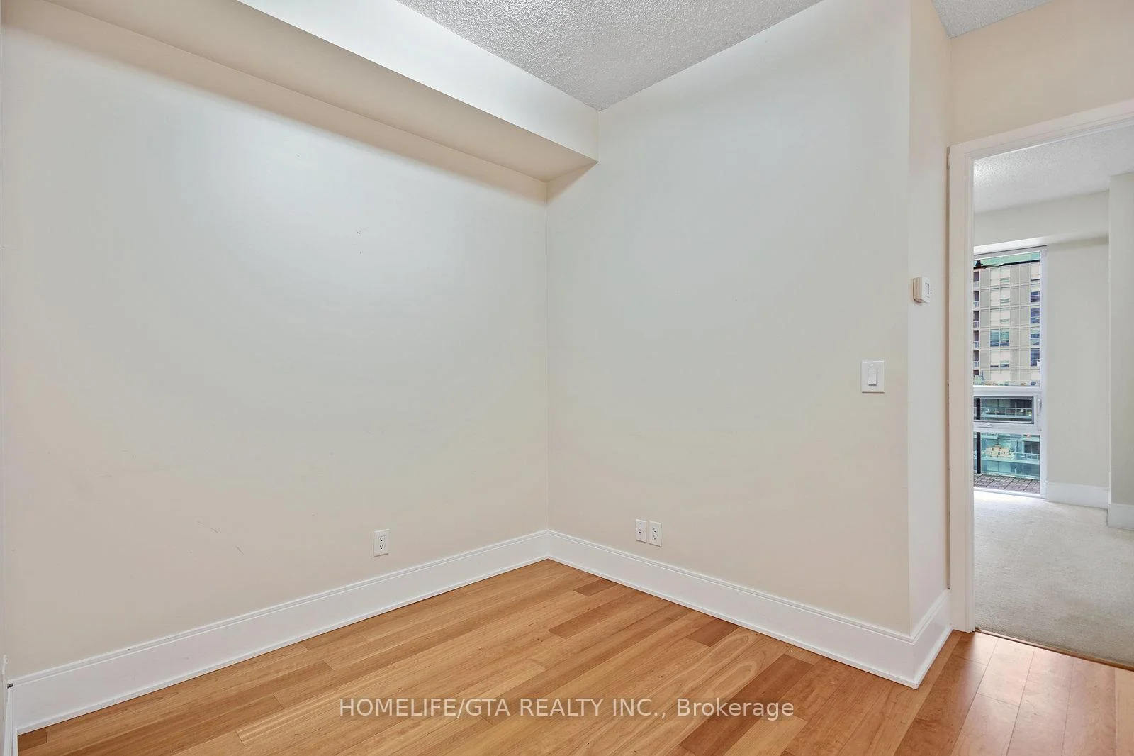 Photo 7 of Unit 1914, 70 Roehampton Avenue, Toronto, Mount Pleasant West — HOMEH