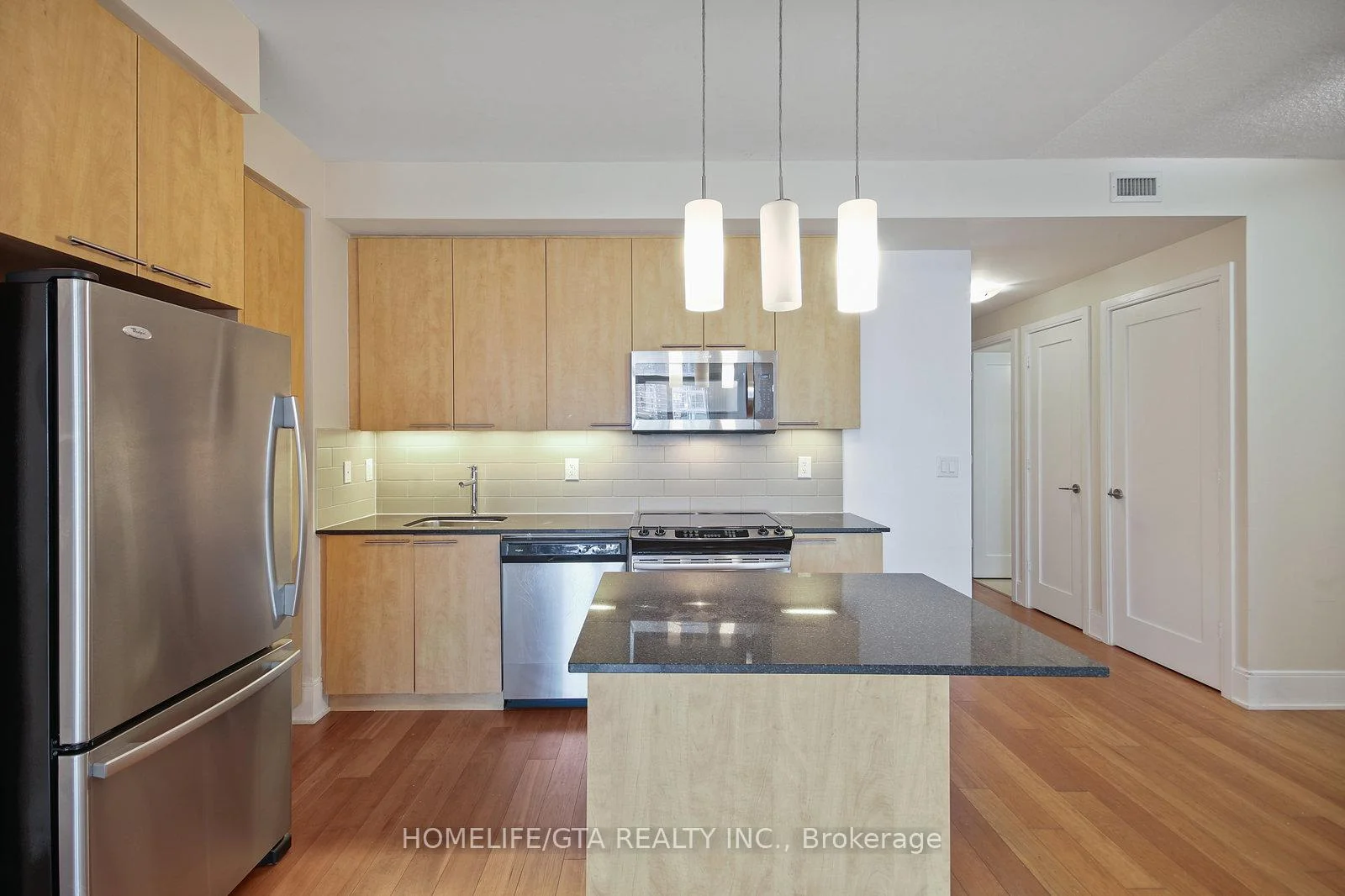 Photo 12 of Unit 1914, 70 Roehampton Avenue, Toronto, Mount Pleasant West — HOMEH