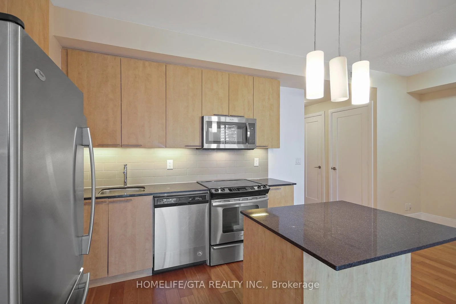 Photo 15 of Unit 1914, 70 Roehampton Avenue, Toronto, Mount Pleasant West — HOMEH