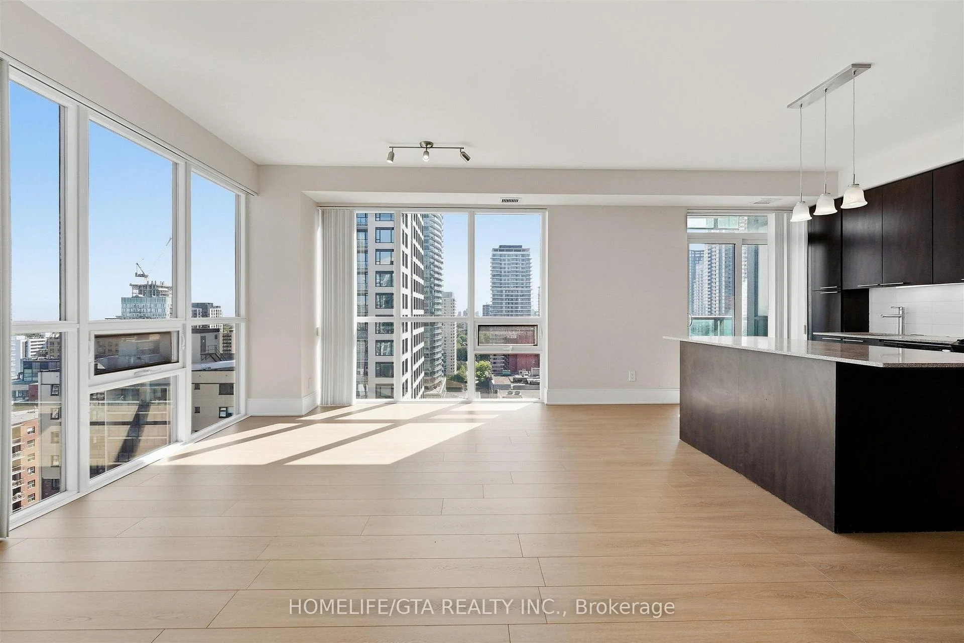 Photo 16 of Unit 1914, 70 Roehampton Avenue, Toronto, Mount Pleasant West — HOMEH