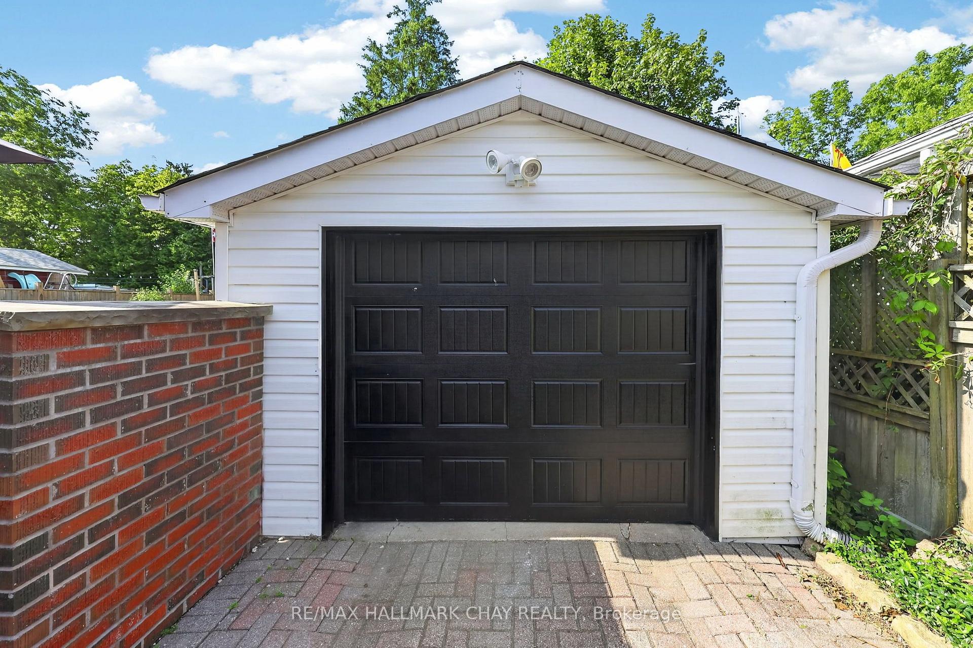 Photo 4 of 9 Melrose Avenue, Barrie, Codrington — HOMEH
