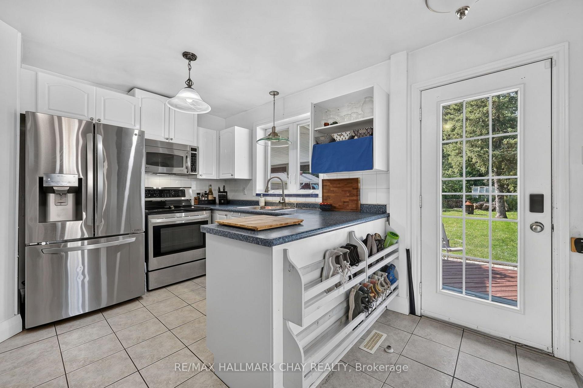 Photo 7 of 9 Melrose Avenue, Barrie, Codrington — HOMEH
