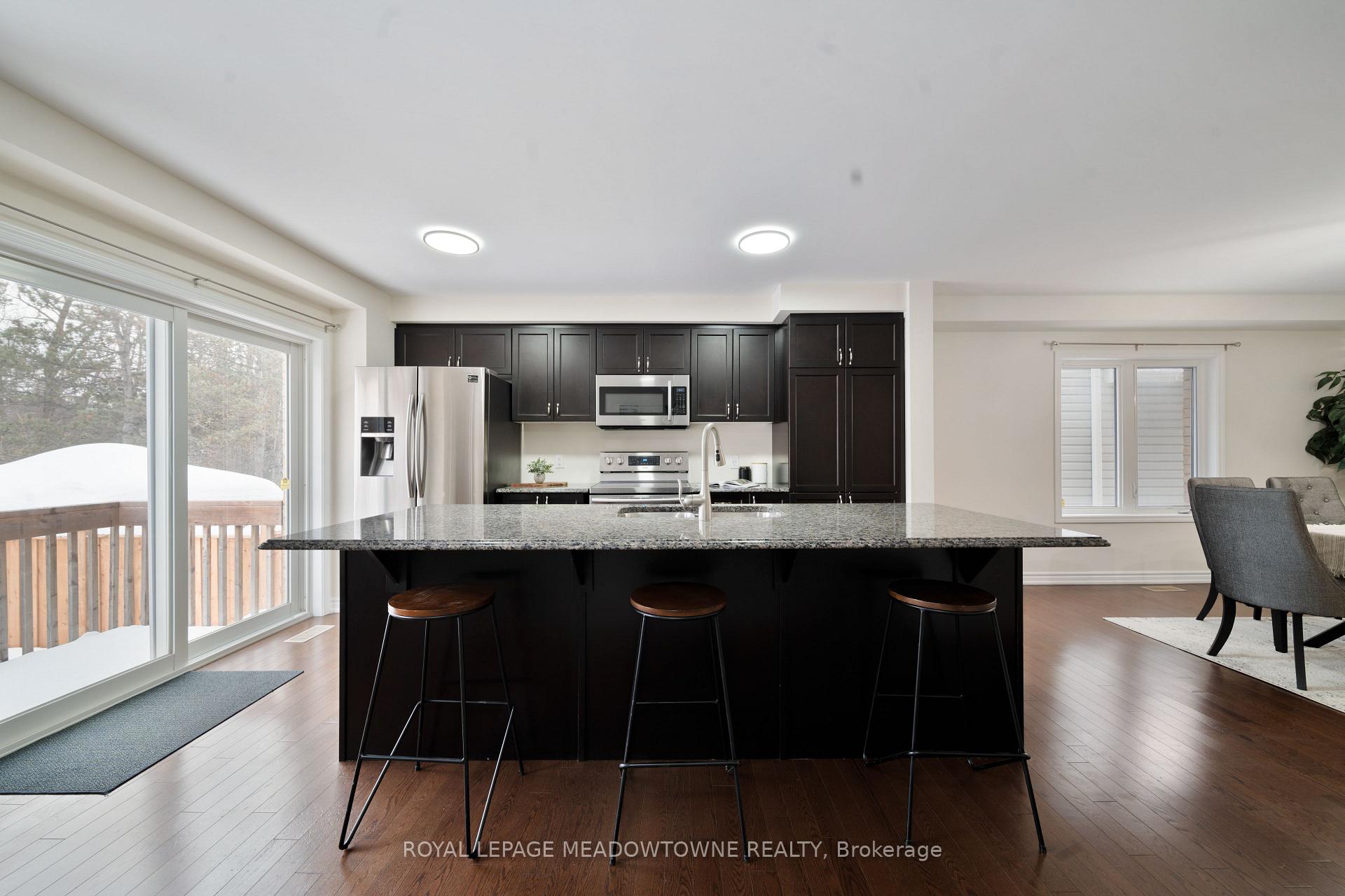 Photo 5 of 364 Equestrian Way, Cambridge, Preston Heights — HOMEH