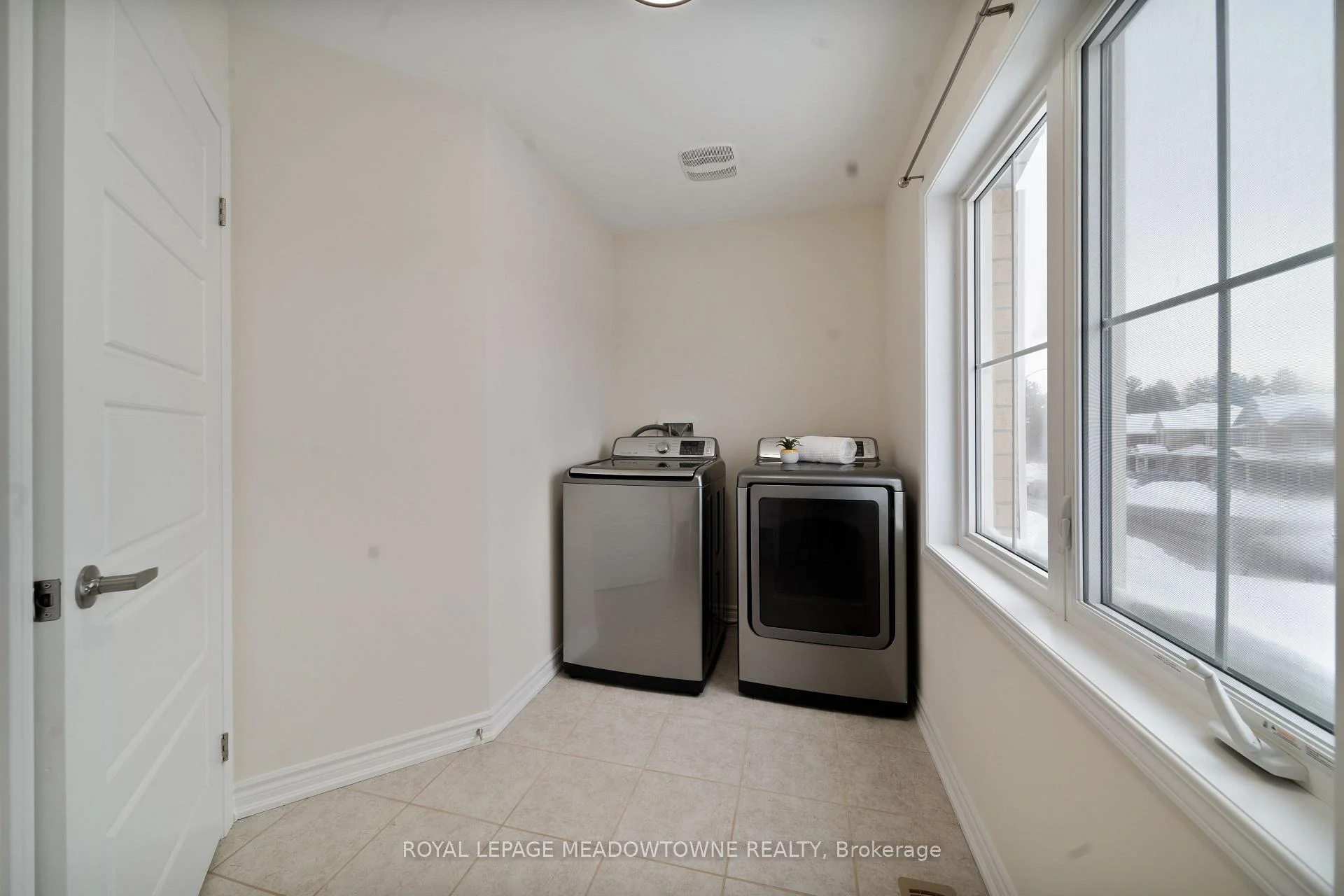 Photo 15 of 364 Equestrian Way, Cambridge, Preston Heights — HOMEH