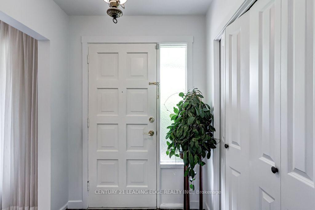Photo 4 of 107 Drakefield Road, Markham, Bullock — HOMEH