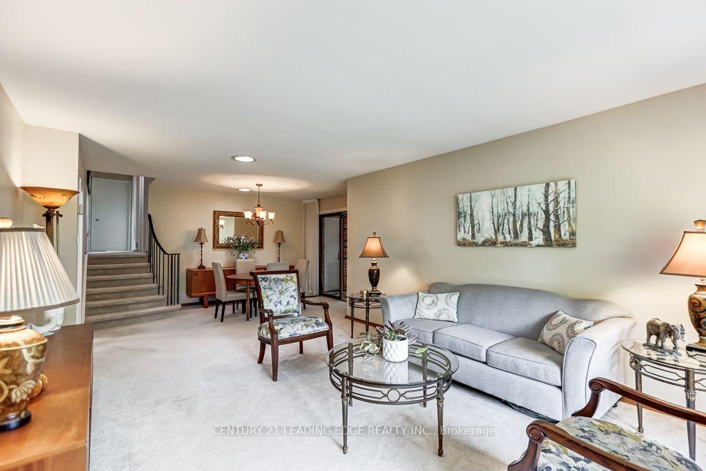 Photo 6 of 107 Drakefield Road, Markham, Bullock — HOMEH