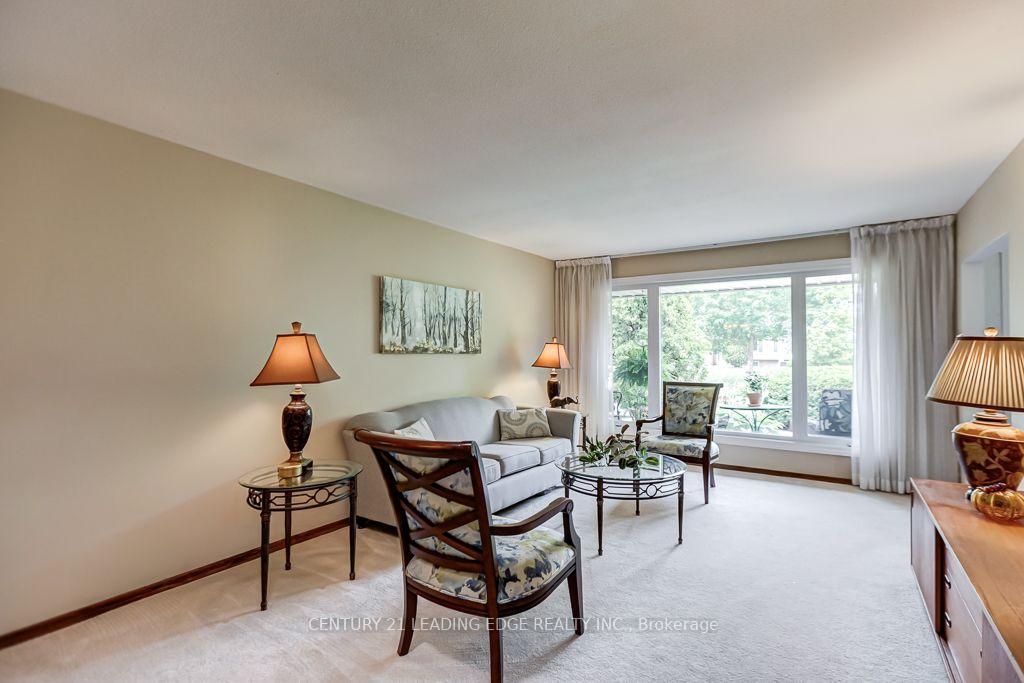 Photo 8 of 107 Drakefield Road, Markham, Bullock — HOMEH