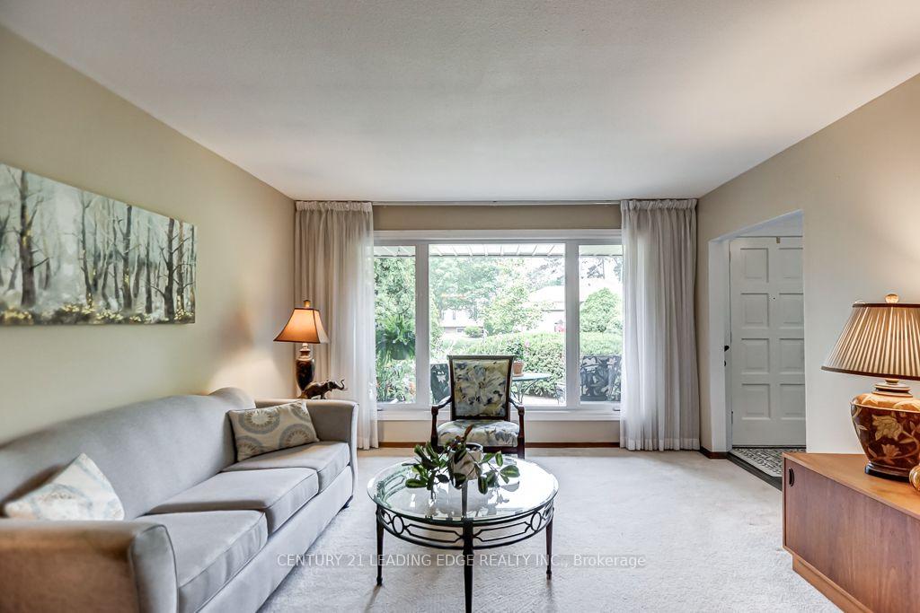 Photo 9 of 107 Drakefield Road, Markham, Bullock — HOMEH