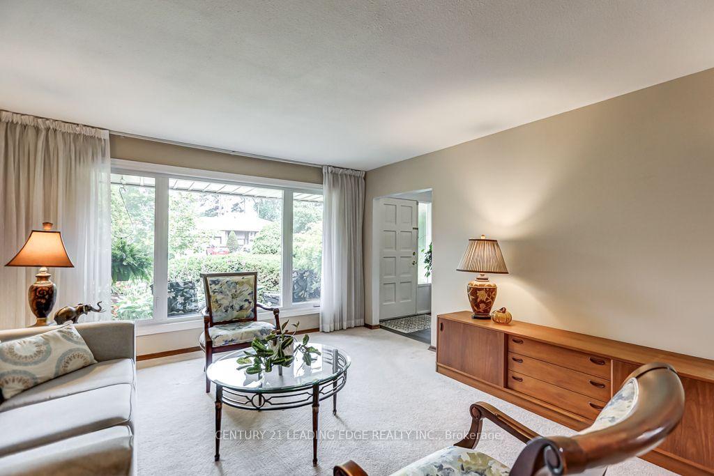 Photo 10 of 107 Drakefield Road, Markham, Bullock — HOMEH